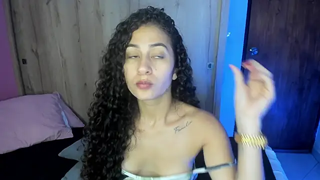 fernanda317 online show from 04-11-26, 05:27