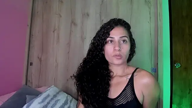 fernanda317 online show from 04-15-26, 10:43