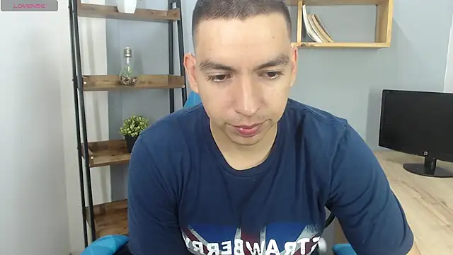 Snapshot of Axel_Stones_ chatting on 10-17-25, 03:14 Axel Stones online show from 10-17-25, 03:14