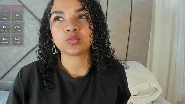 Snapshot of Miaa_Star1 chatting on 05-11-26, 02:45 Miaa Star1 online show from 05-11-26, 02:45