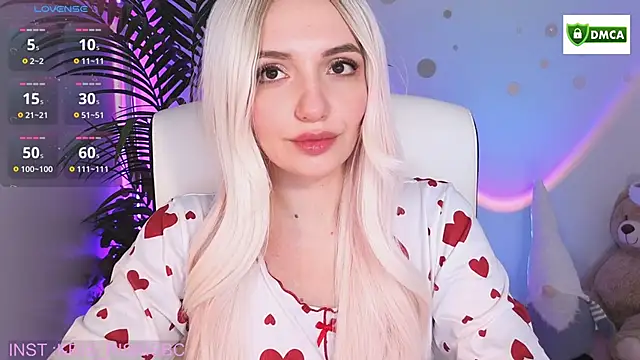 cute cake online show from 12-15-25, 08:09