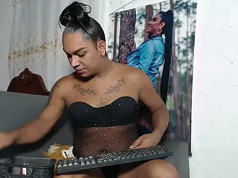 Amberbrown18 online show from 11-08-25, 08:23