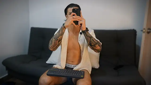 Dominick walker online show from 10-16-25, 08:28