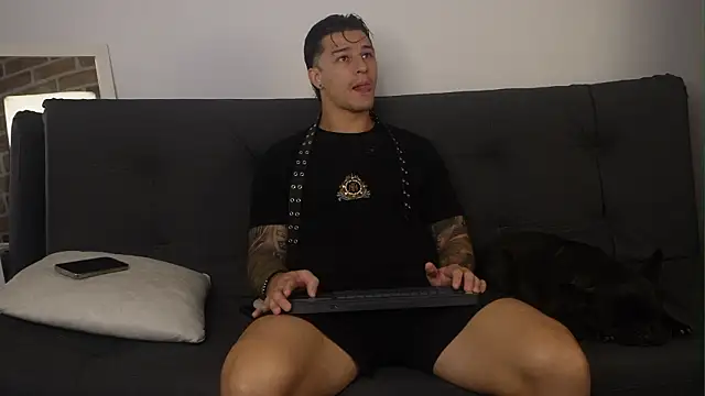 Snapshot of Dominick_walker chatting on 02-16-26, 06:39 Dominick walker online show from 02-16-26, 06:39