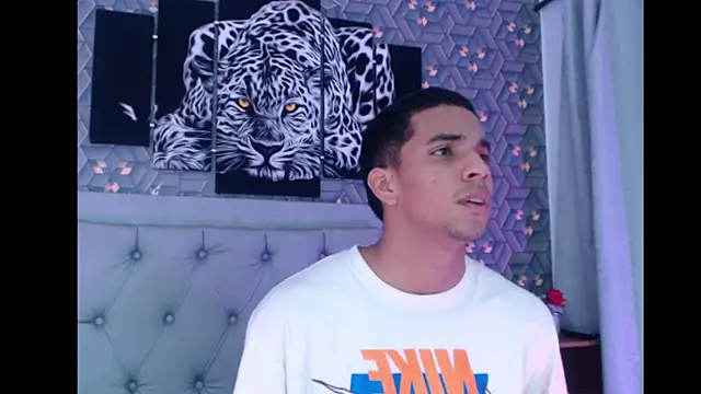 Natan Latino online show from 10-15-25, 02:54