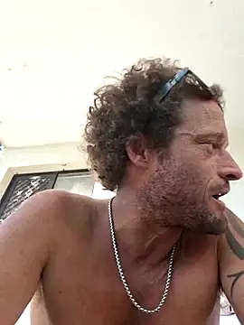 Snapshot of shainnfk chatting on 10-20-25, 06:37 shainnfk online show from 10-20-25, 06:37