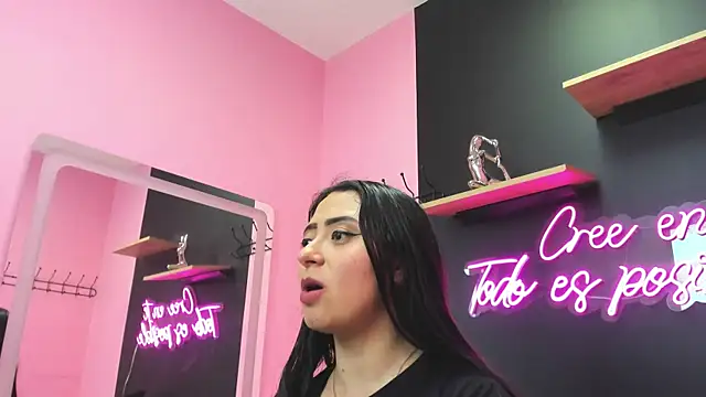 JuliethCruz  online show from 12-16-25, 07:40