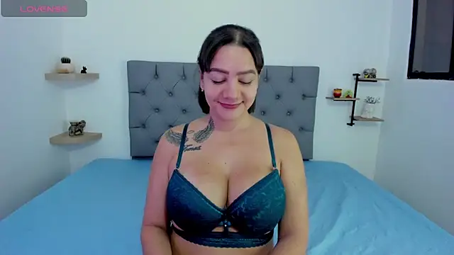 Saraarouusee online show from 02-11-26, 02:39