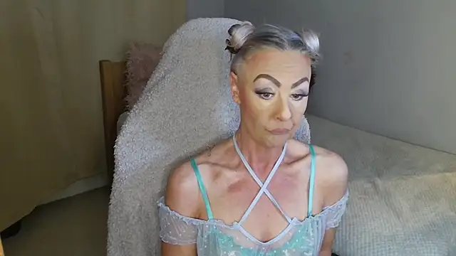 TheOGMiaMystique online show from 05-27-26, 08:49