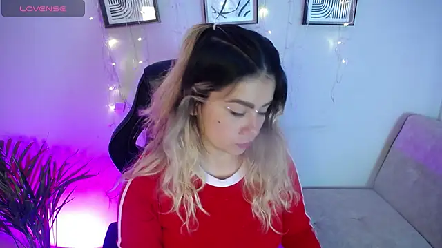 Sweet Bella Valery online show from 03-19-26, 01:00