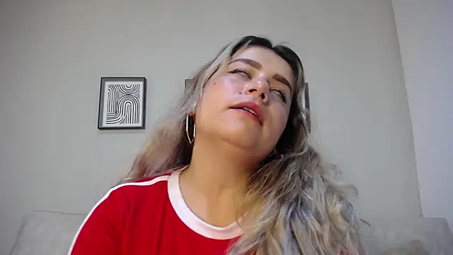 Sweet Bella Valery online show from 11-24-25, 10:10