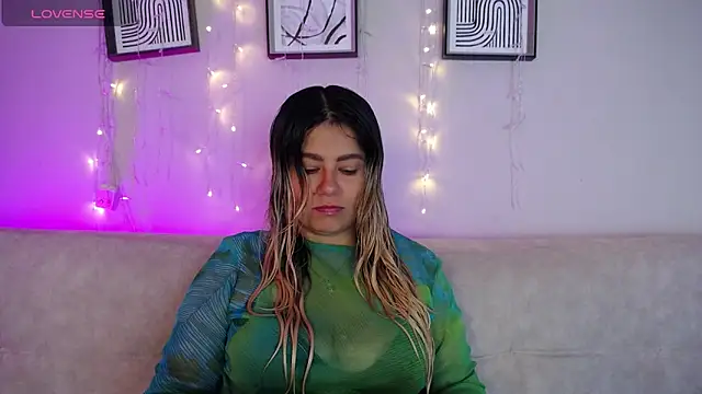 Sweet Bella Valery online show from 04-18-26, 03:14