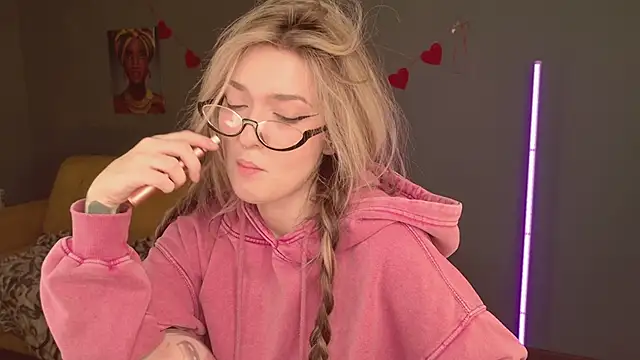 BellaSink online show from 02-15-26, 05:41