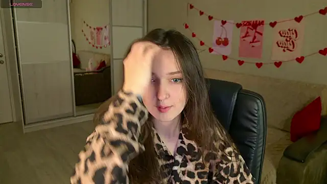 BellaSink online show from 10-28-25, 05:18