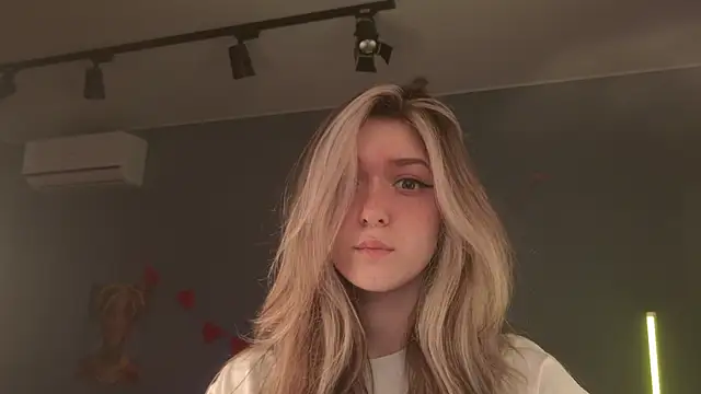 BellaSink online show from 04-15-26, 06:08