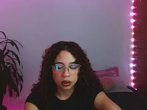 Medussa3033 online show from 11-06-25, 02:48