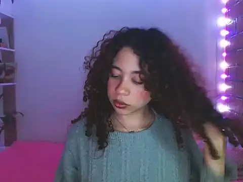 Snapshot of Medussa3033 chatting on 03-07-26, 03:57 Medussa3033 online show from 03-07-26, 03:57