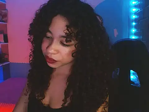 Snapshot of Medussa3033 chatting on 06-16-26, 02:55 Medussa3033 online show from 06-16-26, 02:55