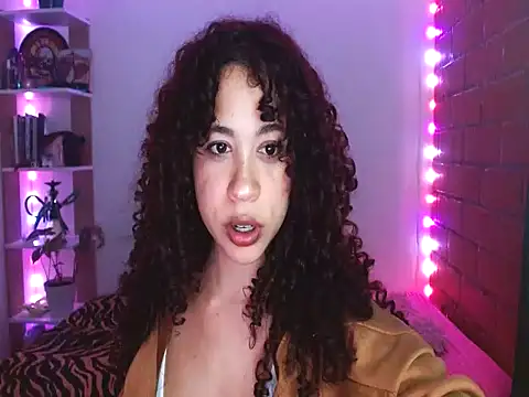 Snapshot of Medussa3033 chatting on 04-17-26, 04:15 Medussa3033 online show from 04-17-26, 04:15