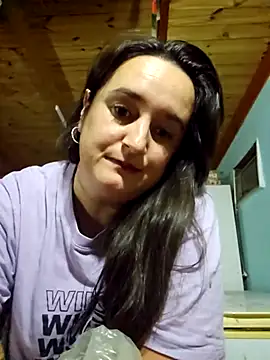 Snapshot of Nbella32 chatting on 10-25-25, 02:44 Nbella32 online show from 10-25-25, 02:44