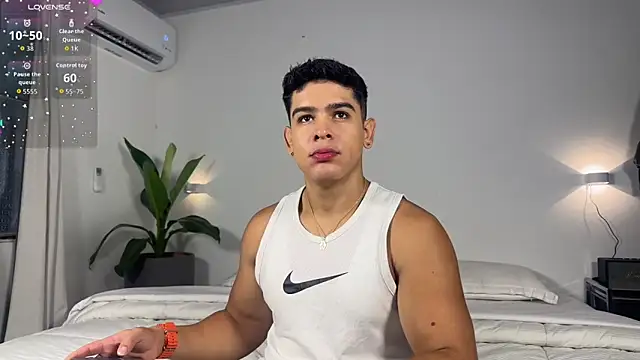 Snapshot of Scott_flintt chatting on 11-16-25, 12:43 Scott flintt online show from 11-16-25, 12:43