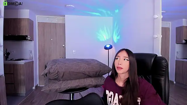 Mikeyvioleta  online show from 03-02-26, 01:40