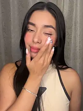 MiaSofia   online show from 12-19-25, 11:40