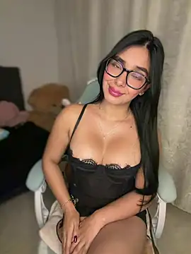 MiaSofia   online show from 05-05-26, 05:21
