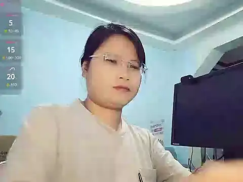 Snapshot of Rose-128 chatting on 10-29-25, 08:13 Rose-128 online show from 10-29-25, 08:13