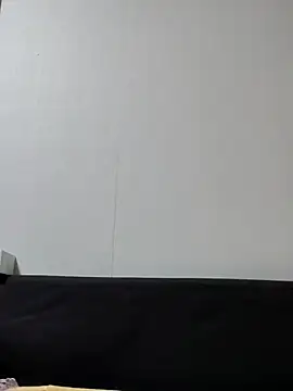 Snapshot of caige8888 chatting on 10-20-25, 12:17 caige8888 online show from 10-20-25, 12:17