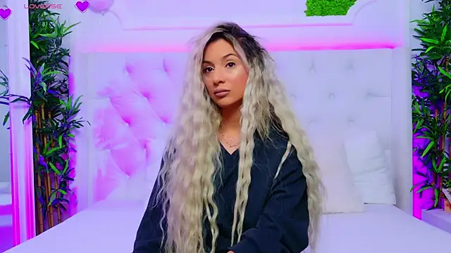 AriannaSins online show from 11-04-25, 01:37