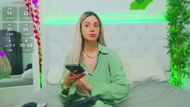 AriannaSins online show from 03-18-25, 01:44