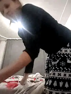 SandyCassie online show from 11-30-25, 06:03