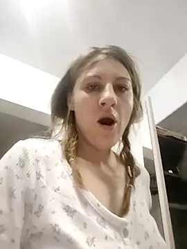 SandyCassie online show from 10-28-25, 05:18