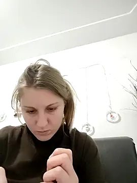 SandyCassie online show from 11-26-25, 06:52