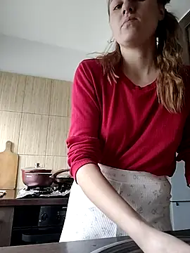 SandyCassie online show from 12-14-25, 07:36