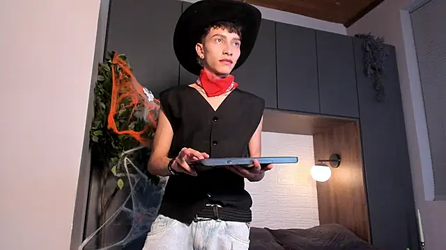 Tiam muller online show from 10-31-25, 03:58