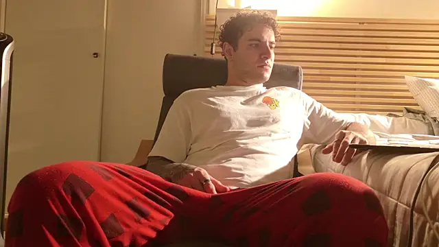 KevinWolf777 online show from 12-03-25, 01:39