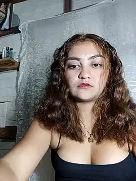 Snapshot of Hotlove04 chatting on 10-15-25, 12:46 Hotlove04 online show from 10-15-25, 12:46