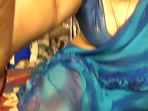 Snapshot of diksha--s chatting on 11-15-25, 10:41 diksha--s online show from 11-15-25, 10:41