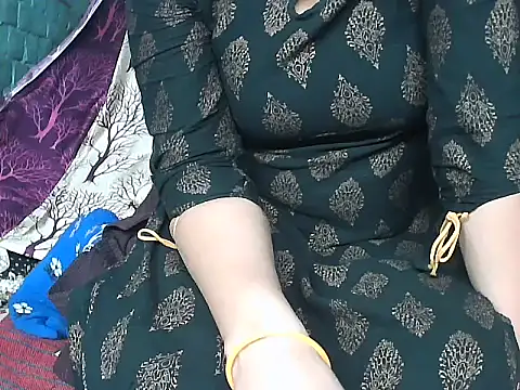 Snapshot of diksha--s chatting on 12-20-25, 10:01 diksha--s online show from 12-20-25, 10:01