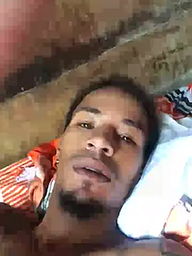 Snapshot of RoberFils chatting on 05-28-26, 04:35 RoberFils online show from 05-28-26, 04:35