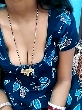 Snapshot of Soniya-hot21 chatting on 10-29-25, 06:23 Soniya-hot21 online show from 10-29-25, 06:23