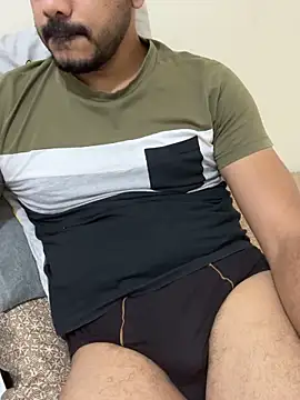 Handsome8677 online show from 12-01-25, 07:53