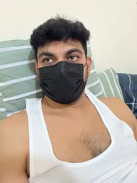 Handsome8677 online show from 06-17-26, 01:32