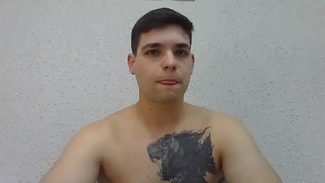 Snapshot of Zure-xxx chatting on 07-06-26, 07:27 Zure-xxx online show from 07-06-26, 07:27