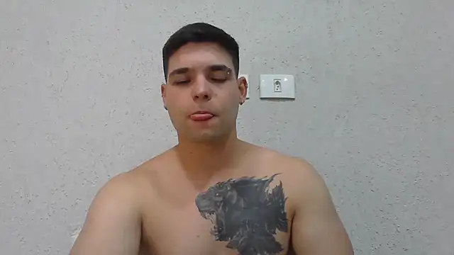 Snapshot of Zure-xxx chatting on 08-06-26, 01:11 Zure-xxx online show from 08-06-26, 01:11