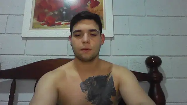 Snapshot of Zure-xxx chatting on 07-21-26, 04:47 Zure-xxx online show from 07-21-26, 04:47