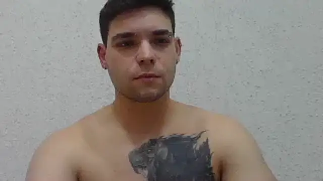 Snapshot of Zure-xxx chatting on 07-11-26, 04:24 Zure-xxx online show from 07-11-26, 04:24