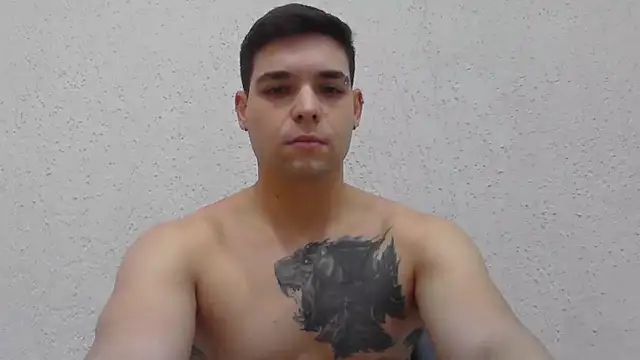 Snapshot of Zure-xxx chatting on 07-12-26, 10:43 Zure-xxx online show from 07-12-26, 10:43